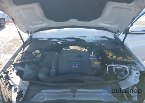 2018 Mercedes-Benz C 300 4Matic из США, поврежденный, VIN 55SWF4KB8JU257228